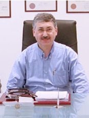 Dr Simos Kyriakides